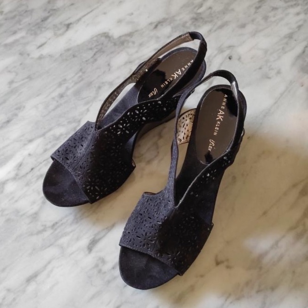 [LIKE 🆕] Anne Klein: Black Wedges